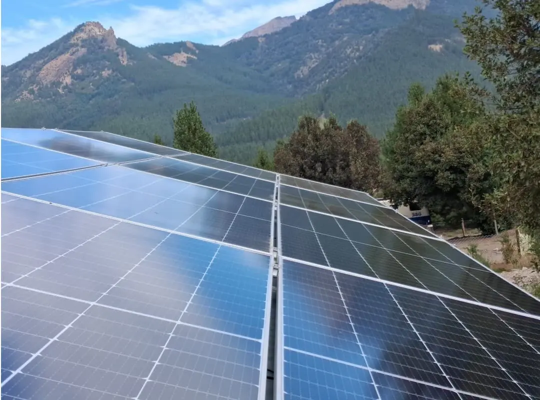 Sistema fotovoltaico funcionando fuera de red